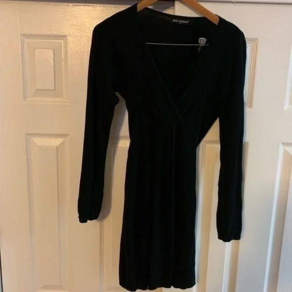 Black long sleeved V-Neck Mini Dress Size M /L - Picture 3 of 8